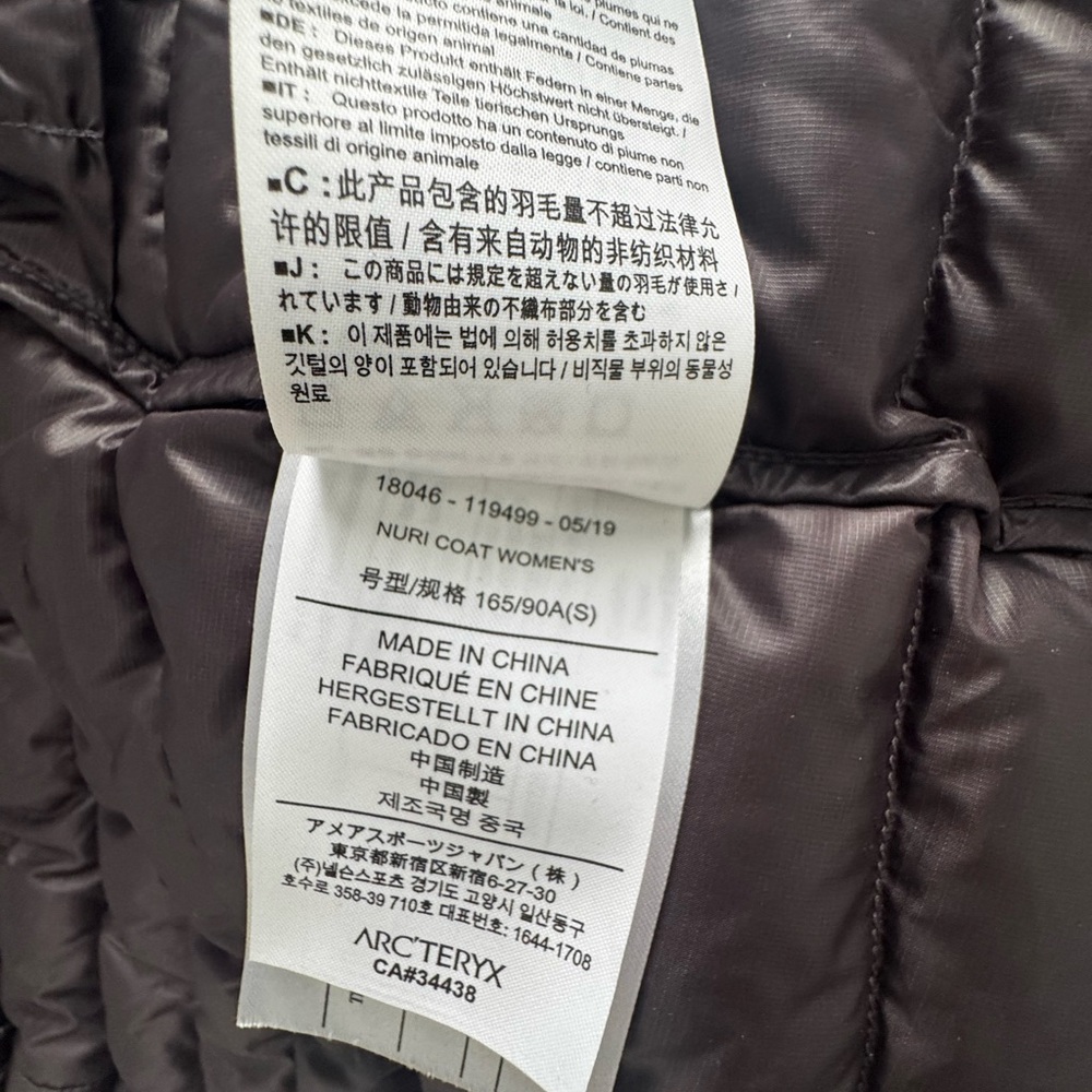 Arc'teryx Nuri long down coat - light lavender - Picture 9 of 9